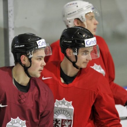 Foto: Latvijas hokeja izlase sāk gatavoties pasaules čempionātam