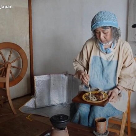 Japāniete jau 10 gadus nemaksā par elektrību. Kā tas iespējams