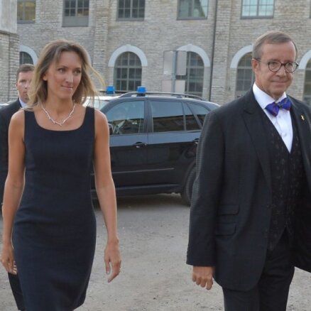 ФОТО: Президент Эстонии вышел в свет с латвийской подругой