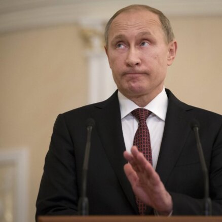 Putins teju nedēļu nav rādījies sabiedrībā, vēsta ārvalstu mediji