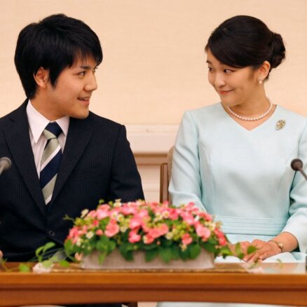 Japānas princese Mako lauž tradīcijas un precēsies ar puisi no tautas