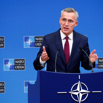 Ukrainas karš nedrīkst pāraugt visaptverošā konfliktā starp NATO un Krieviju, pauž Stoltenbergs