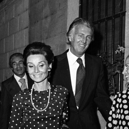 91 gada vecumā mūžībā devies leģendārais modes dizainers Živenšī