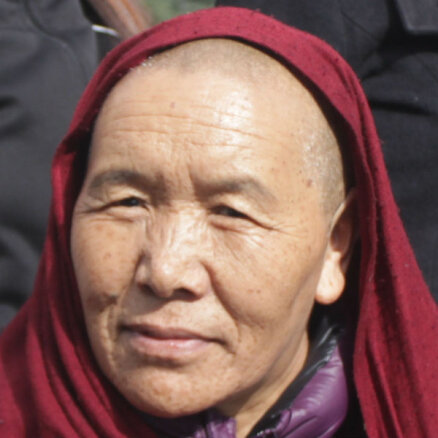 Pagātnes zvērības un Tibetas mūķeņu ikdiena šodien. Saruna ar Tenzinu Tselhu