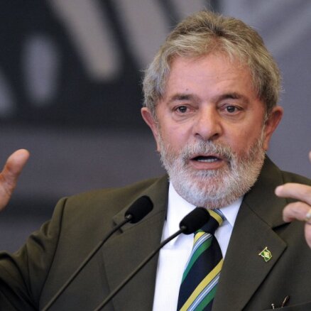 Brazīlijas augstākā tiesa noraida lūgumu no ieslodzījuma atbrīvot eksprezidentu Lulu