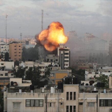 Izraēla apšauda Libānu ar artilēriju, atbildot uz raķešu apšaudi