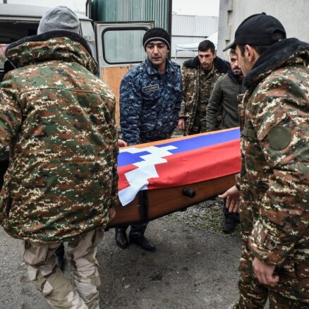 Азербайджан впервые раскрыл данные о потерях в войне в Карабахе