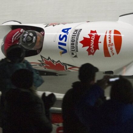 Kanādieša Raša ekipāža triumfē Pasaules kausa septītajā posmā bobslejā divniekiem