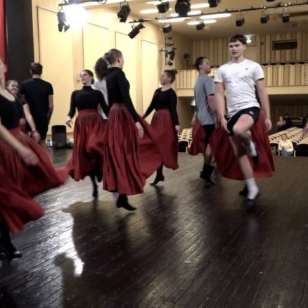 Video: Dziesmu un deju svētkiem Latvijā gatavojas 1600 kolektīvi