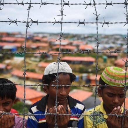 Covid-19: Bangladeša norobežo rohindžu bēgļu nometnes