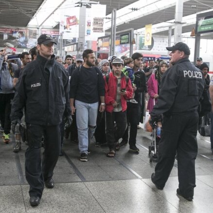 Беженцы в Германии внезапно покидают пункты распределения и исчезают