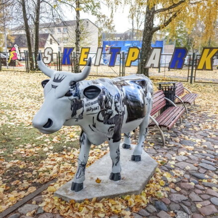 Ventspils Govju parādi papildina jauns eksponāts pie skeitparka