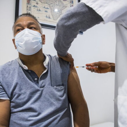 Covid-19: Pasaules Veselības organizācija rekomendē turpināt vakcinēšanu ar 'AstraZeneca'