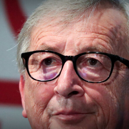 'Brexit' vienošanos nepārstrādās, potenciālos britu premjerus brīdina Junkers