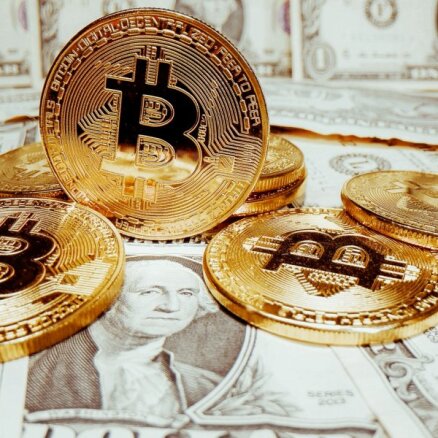 'Bitcoin' kā amerikāņu kalniņi – vai vērts riskēt?