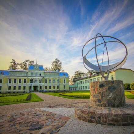 ФОТО. Кокмуйжский замок в Видземе, который когда-то был самой крупной пивоварней в Царской России