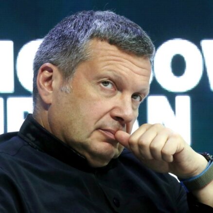 Putina propagandisti sūkstās, ka saņem mirušu karavīru bildes telefonos
