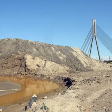 Америкс: Рига может перенять гору песка у Вантового моста