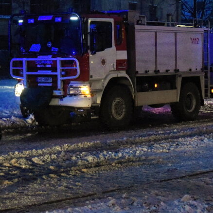 Ceturtdien ugunsgrēkā Rīgā izglābts cilvēks