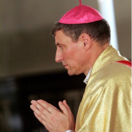 Katoļu arhibīskaps valsts svētku dievkalpojumā aicina nepieļaut abortus