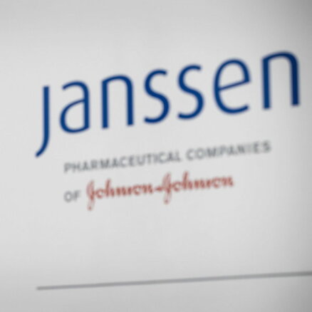 'Janssen' Covid-19 vakcīnu pauze: Latvijai būs jāmaina potes pacientiem ar kustību traucējumiem