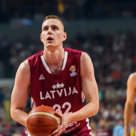 Pasečņiks vīrusa dēļ nevarēs palīdzēt Latvijas izlasei spēlē ar Grieķiju