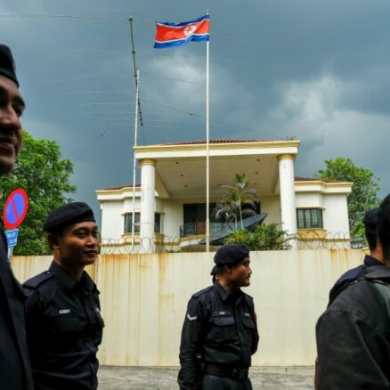 Malaizija Kima Čenuna pusbrāļa līķi atdos Ziemeļkorejai