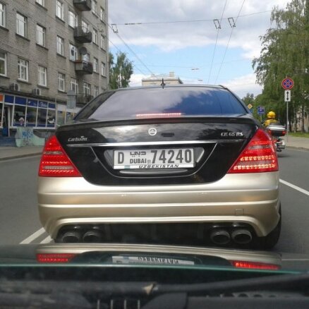 На улицах Риги - Mercedes-Benz Carlsson стоимостью 500 тысяч евро