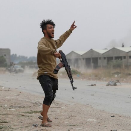 ANO atzīto Lībijas valdību atbalstoši grupējumi padzen Haftara spēkus no Vatjas aviobāzes