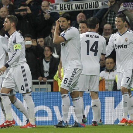 'Real Madrid' futbolistus atkal tur aizdomās par apzinātu dzelteno kartiņu pelnīšanu