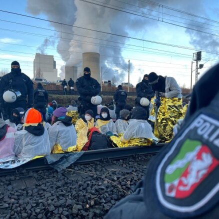 Vācijas enerģētikas kompānija RWE plāno vērsties ar civilprasību pret klimata aktīvistiem