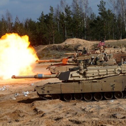 ASV piegādās Ukrainai tankus 'Abrams' pēc gada, ziņo 'The Washington Post'