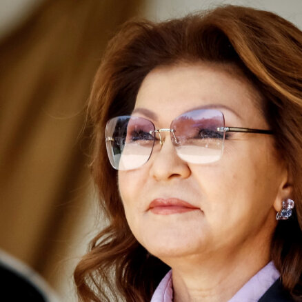 Viļņošanās Kazahstānā: Nazarbajeva ietekmīgā meita negaidīti zaudē amatu