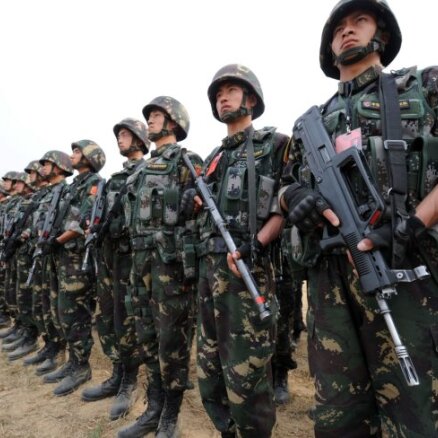 Китай начинает "серию операций" возле Тайваня