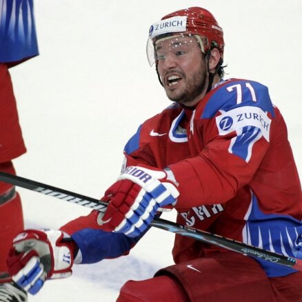 Krievijas izlases hokejisti iestājas par finansiāli nomocītās 'Spartak' glābšanu
