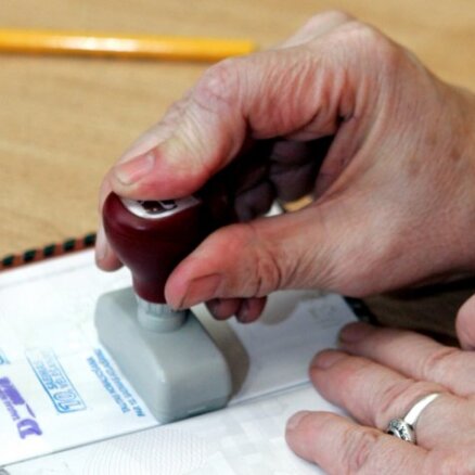 CVK: 'Nepilsoņu referendumam' iesniegts pietiekams skaits derīgu parakstu