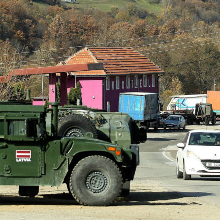 Serbijas-Kosovas numurzīmju strīdu neatrisina arī ES diplomātu pūliņi