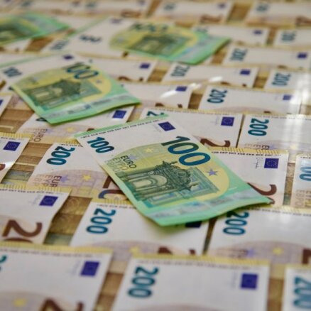 Kopējie nodokļu parādi Latvijā augusta sākumā samazinājušies līdz 1,092 miljardiem eiro