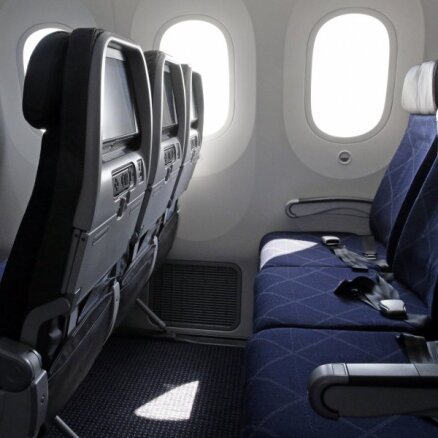 ASV aviokompānija izmaksās kompensāciju par apčurātu sēdvietu