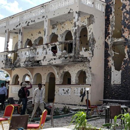 Teroristu uzbrukumā viesnīcai Somālijā bojāgājušo skaits sasniedzis 29