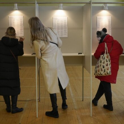 Igaunijas parlamenta vēlēšanās aktivitāte sasniegusi 63,7%