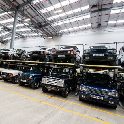 'Jaguar Land Rover' pārvietos daļu ražošanas no Lielbritānijas uz Slovākiju