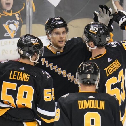 Bļugeram NHL rezultatīva piespēle 'Penguins' uzvarā