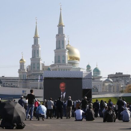 Путин открыл в Москве после реставрации крупнейшую в Европе мечеть