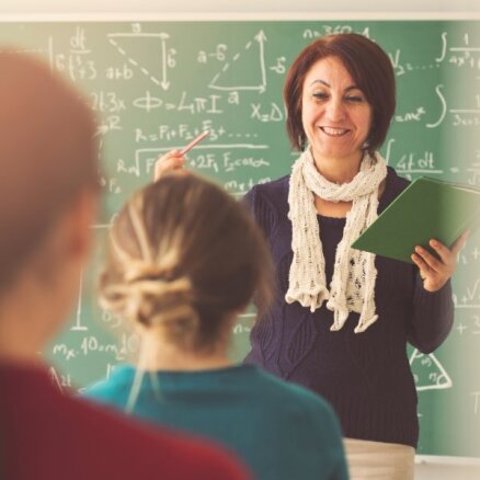 Pedagoģe: skolotājam ir 'jādeg' par saviem skolēniem