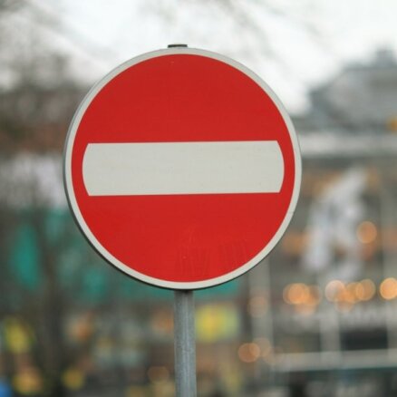 No ceturtdienas Rīgā asfaltēšanas darbu dēļ slēgs Čaka ielas posmus