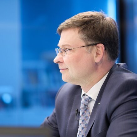 ES valstīm jāsāk mazināt budžeta deficīti, saka Dombrovskis