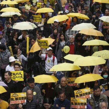 Foto: Honkongas ielās atkal atsākas vērienīgi protesti