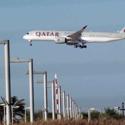 Pieaug spriedze Persijas līcī: slēdz gaisa telpu Kataras lidmašīnām