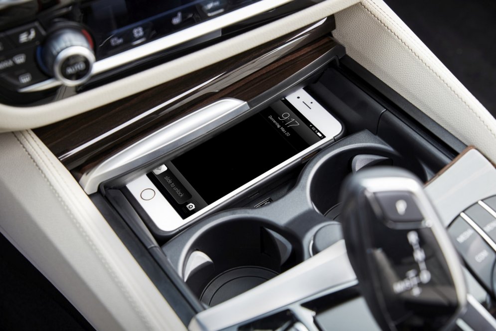 Новая "пятерка" BMW G30 нафарширована электроникой по самую крышу